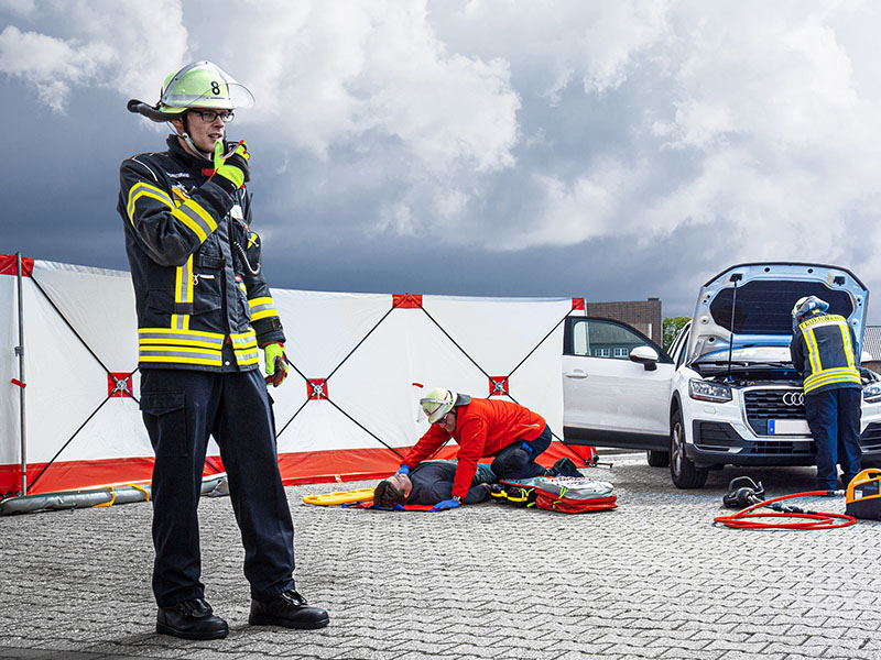 Tiendas de campaña y protección visual para casos de accidente destinadas a equipos de ayuda profesionales